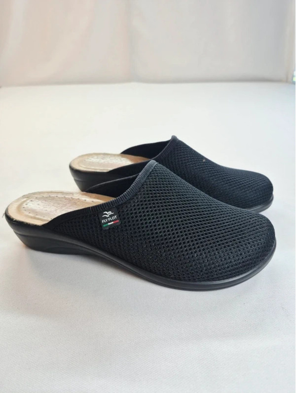 Fly Flot All Black Women's 8 Mesh Clogs Slip-On